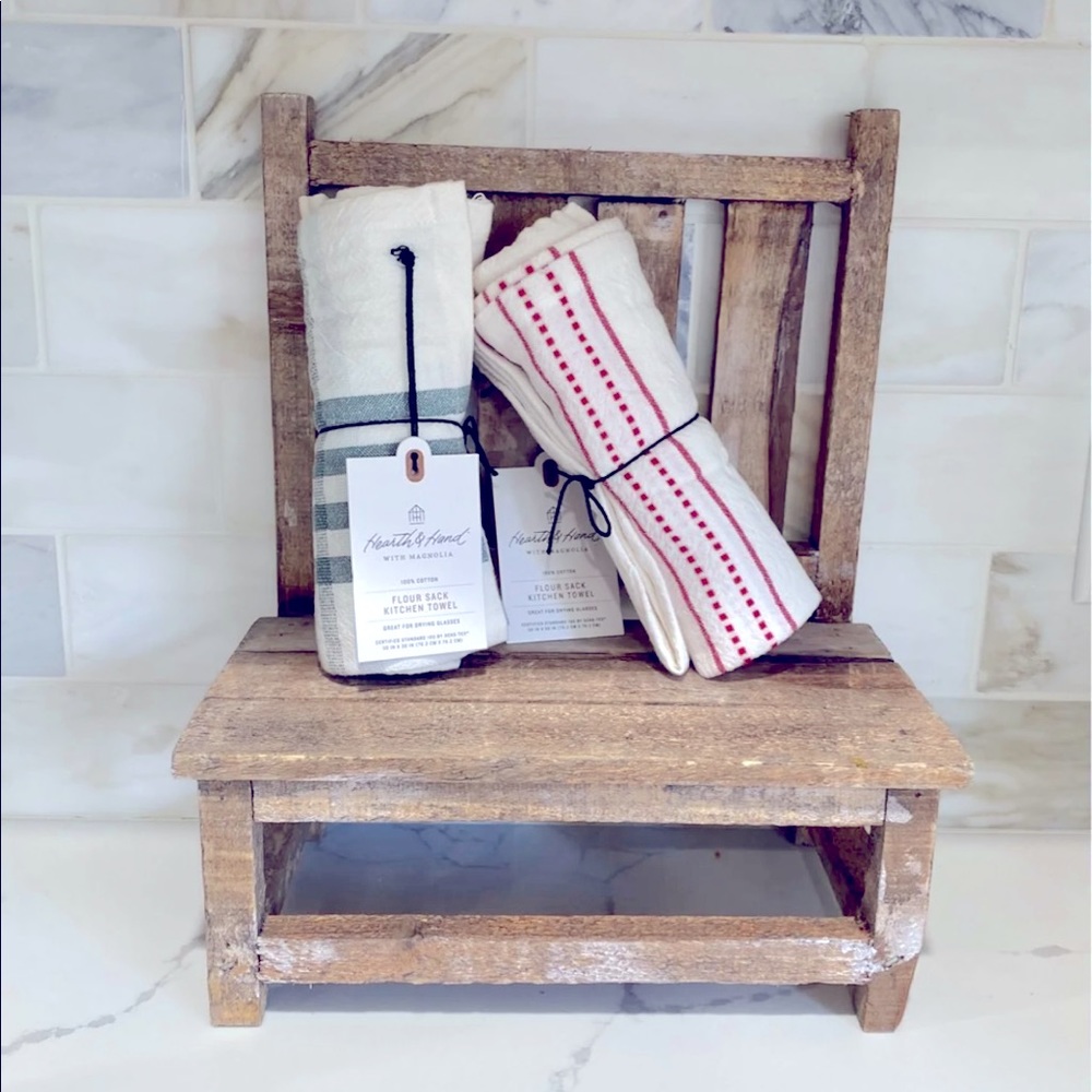 **SOLD ON MERCARI** 2 Hearth & Hand Flour Sack Kitchen Towels